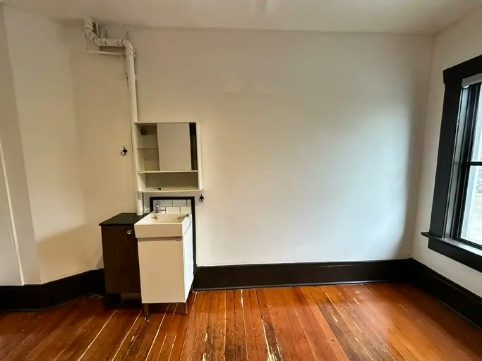 406 Union Street, Vancouver, BC, V6A 2B6 - 4