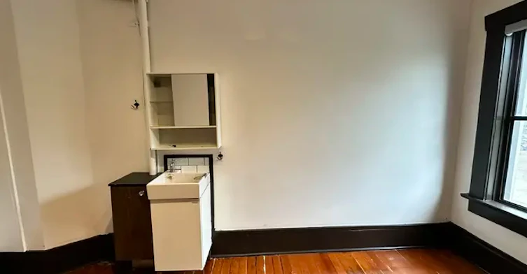 406 Union Street, Vancouver, BC, V6A 2B6 - 4