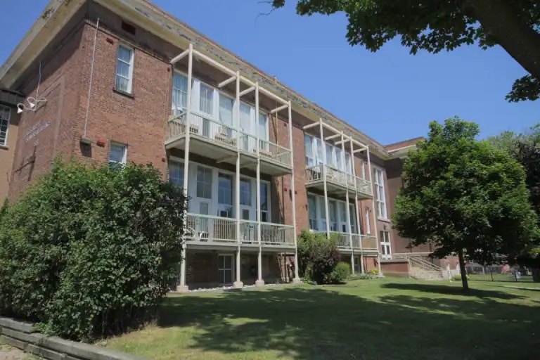 505 Simcoe Street South, Oshawa, ON, L1H 4J9 - 3