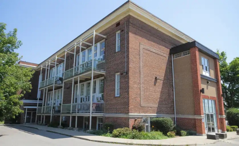 505 Simcoe Street South, Oshawa, ON, L1H 4J9