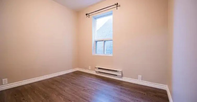 258 Kenilworth Avenue, Toronto, ON, M4L 3S8 - 3