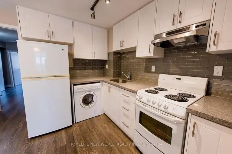 258 Kenilworth Avenue, Toronto, ON, M4L 3S8 - 5