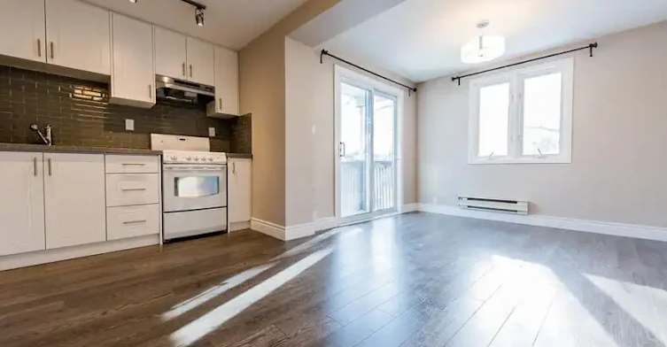 258 Kenilworth Avenue, Toronto, ON, M4L 3S8 - 2