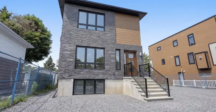 944 Woodroffe Avenue, Ottawa, ON, K2A 3R7 - 2