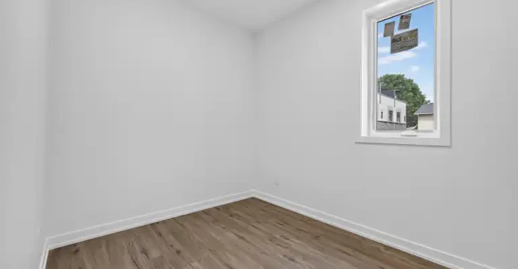944 Woodroffe Avenue, Ottawa, ON, K2A 3R7 - 10
