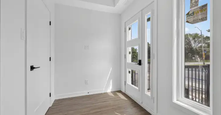 944 Woodroffe Avenue, Ottawa, ON, K2A 3R7 - 5