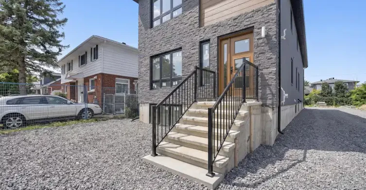 944 Woodroffe Avenue, Ottawa, ON, K2A 3R7 - 3