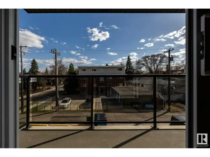 10003 87 Avenue Northwest, Edmonton, AB, T6E 2P1 - 20