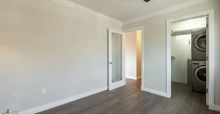 10003 87 Avenue Northwest, Edmonton, AB, T6E 2P1 - 15