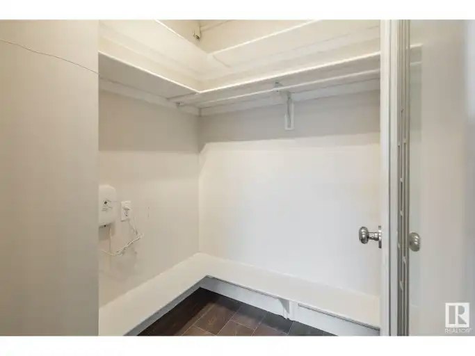10003 87 Avenue Northwest, Edmonton, AB, T6E 2P1 - 9