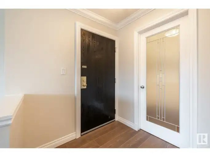 10003 87 Avenue Northwest, Edmonton, AB, T6E 2P1 - 8