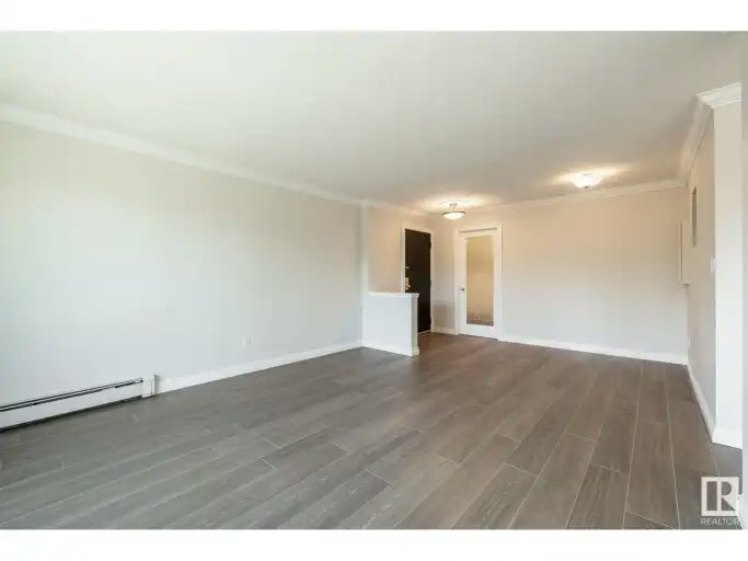 10003 87 Avenue Northwest, Edmonton, AB, T6E 2P1 - 11