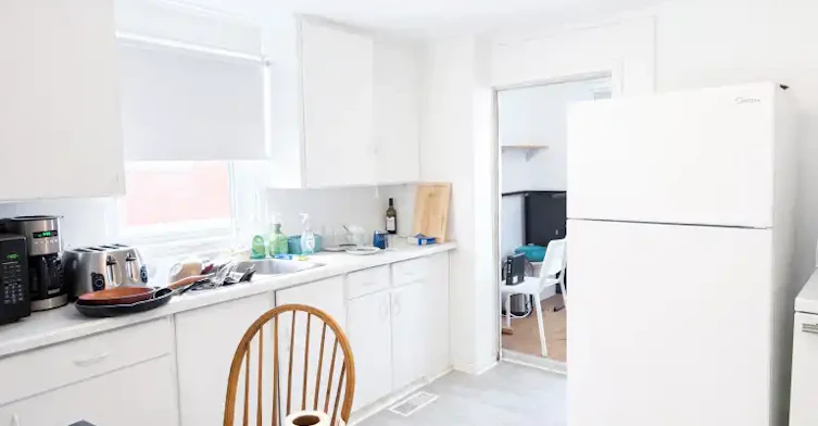 207 University Avenue, Kingston, ON, K7L 3P7 - 2