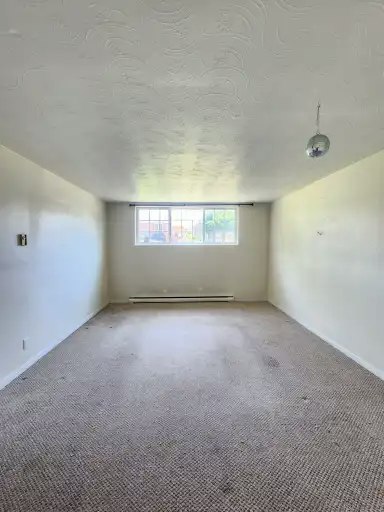 1402 Lakefield Street, Oshawa, ON, L1J 3Y7 - 8