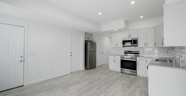 3405 119a Street Southwest, Edmonton, AB, T6W 4V3 - 2