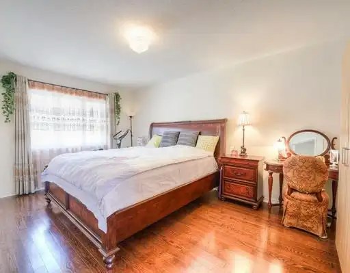 7 James Govan Drive, Whitby, ON - 9