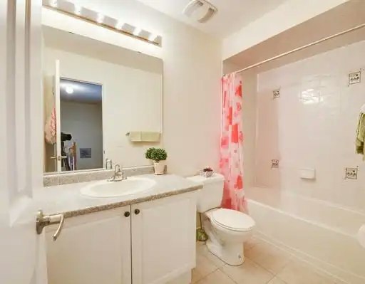 7 James Govan Drive, Whitby, ON - 8