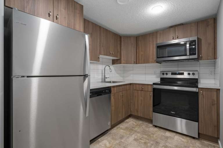 6359 Greenaway Avenue, Edmonton, AB, T5E 6T8 - 8