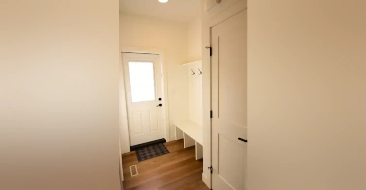 35 35 Street, Red Deer, AB - 8