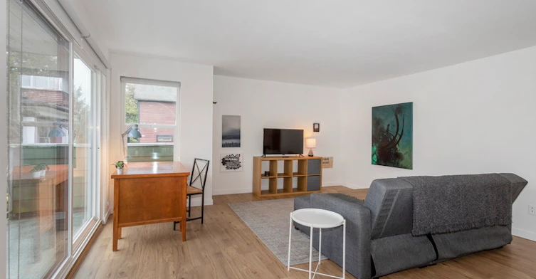 642 East 7th Avenue, Vancouver, BC, V5T 1P1 - 3
