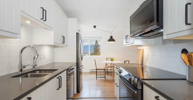 642 East 7th Avenue, Vancouver, BC, V5T 1P1 - 10