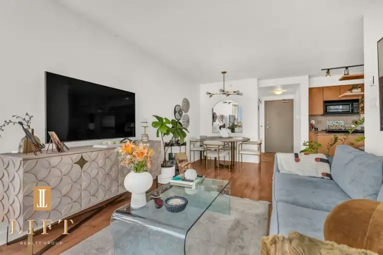 1438 Richards Street, Vancouver, BC, V6Z 3B8 - 9