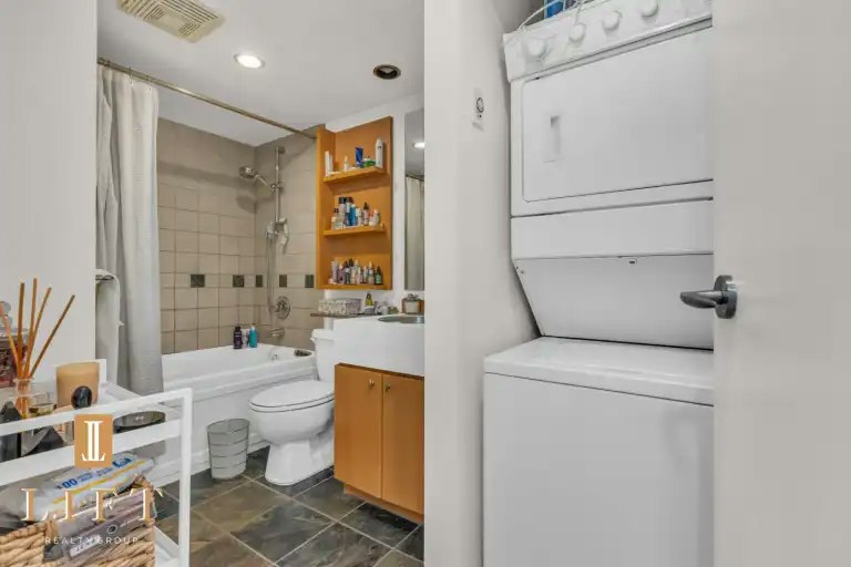 1438 Richards Street, Vancouver, BC, V6Z 3B8 - 4