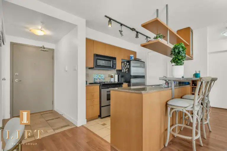 1438 Richards Street, Vancouver, BC, V6Z 3B8 - 7
