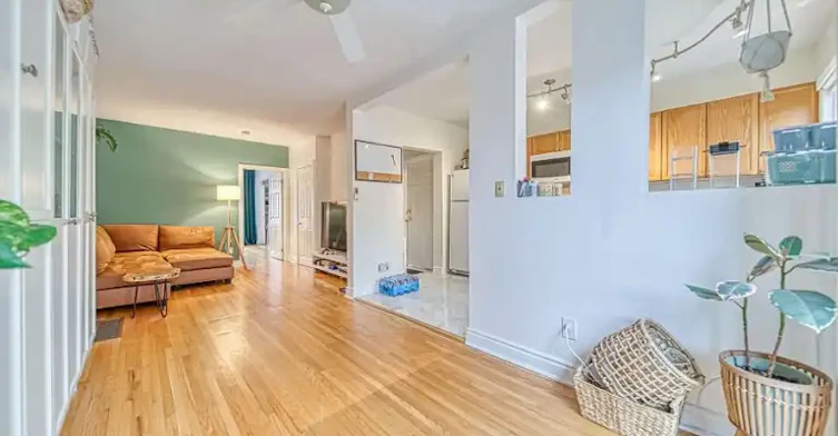 35 Bellhaven Road, Toronto, ON, M4L 3J4 - 7