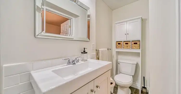 35 Bellhaven Road, Toronto, ON, M4L 3J4 - 9