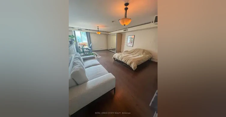 325 Queen Street East, Toronto, ON, M5A 1S9 - 5