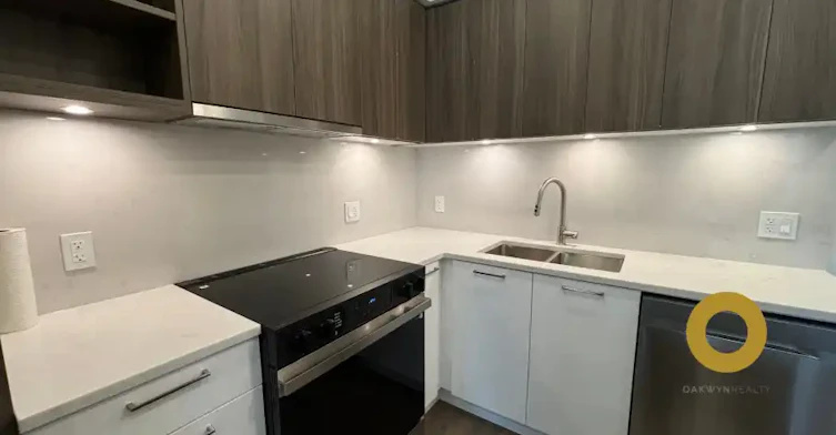 82 1st Street, New Westminster, BC, V3L 2G1 - 3