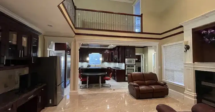 16482 88 Avenue, Surrey, BC, V4N 1E7 - 2