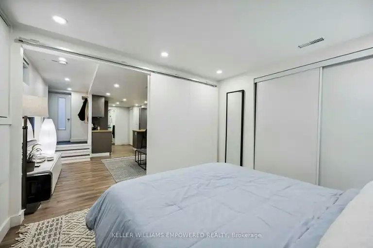 33 Garden Avenue, Toronto, ON, M6R 1H5