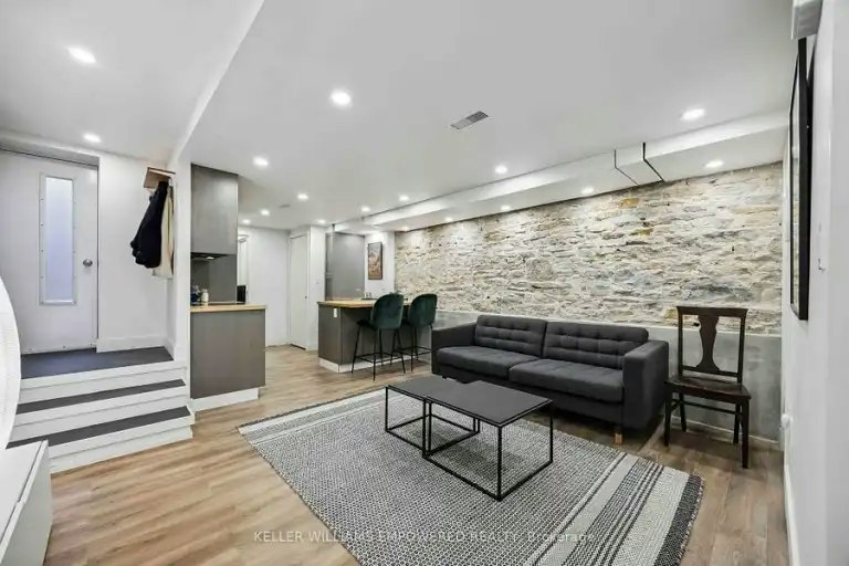 33 Garden Avenue, Toronto, ON, M6R 1H5 - 4