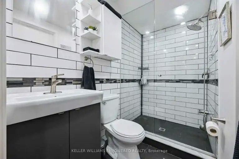 33 Garden Avenue, Toronto, ON, M6R 1H5 - 6