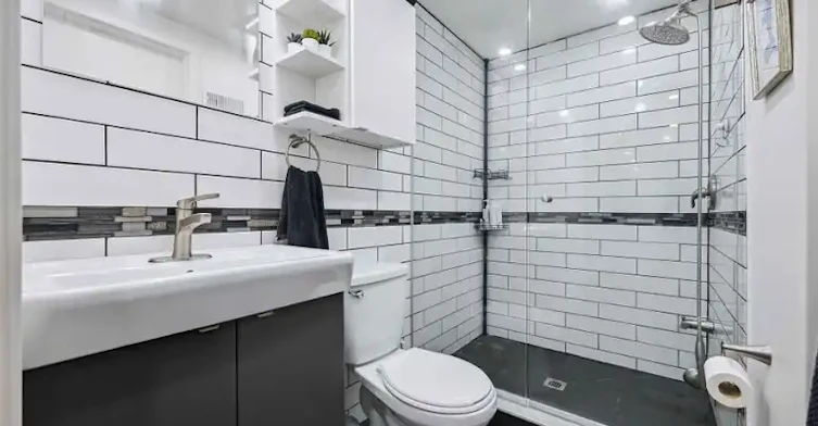 33 Garden Avenue, Toronto, ON, M6R 1H5 - 6