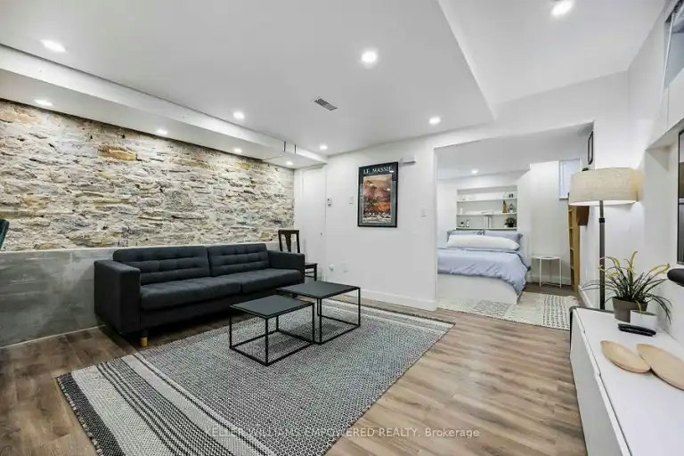 33 Garden Avenue, Toronto, ON, M6R 1H5 - 3