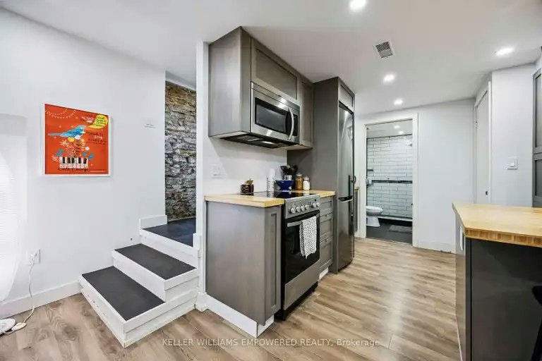 33 Garden Avenue, Toronto, ON, M6R 1H5 - 5