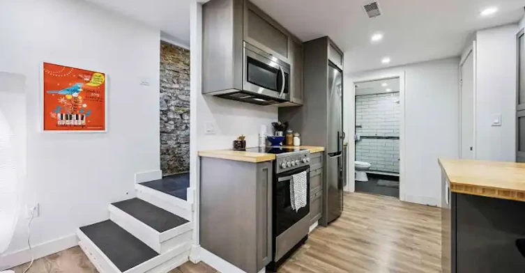 33 Garden Avenue, Toronto, ON, M6R 1H5 - 5