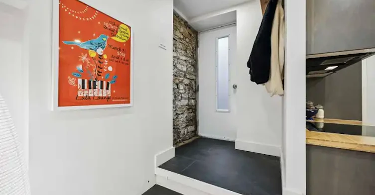 33 Garden Avenue, Toronto, ON, M6R 1H5 - 8