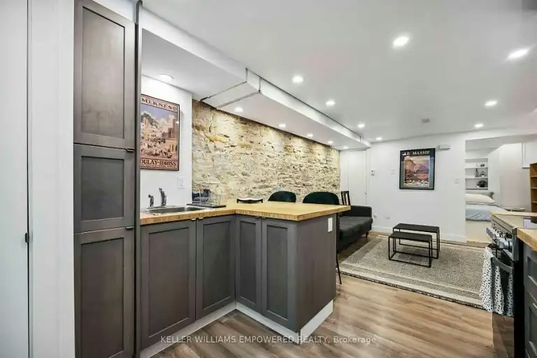 33 Garden Avenue, Toronto, ON, M6R 1H5 - 13