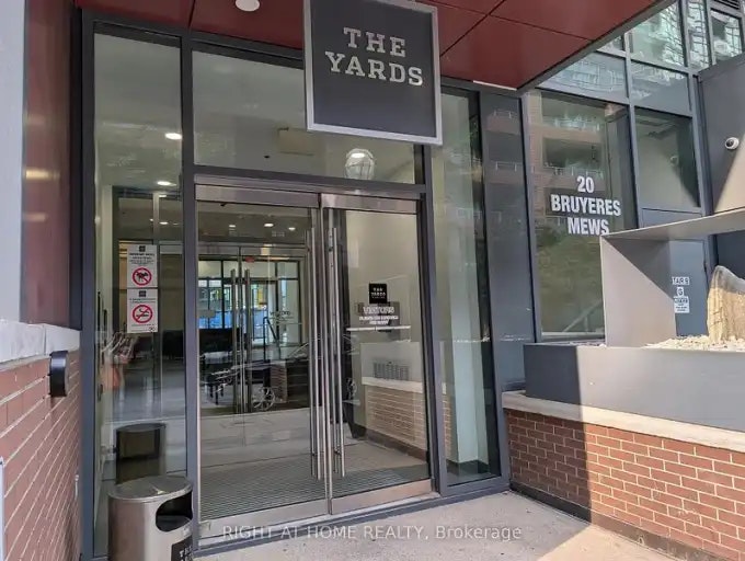 20 Bruyeres Mews, Toronto, ON, M5V 0G8 - 6