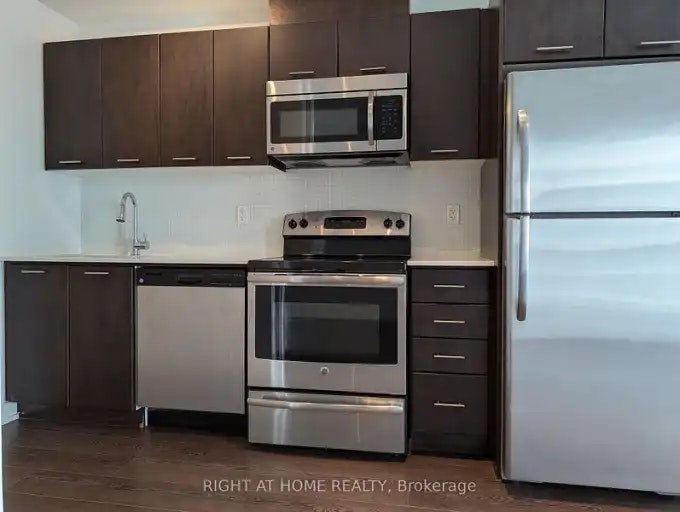 20 Bruyeres Mews, Toronto, ON, M5V 0G8 - 7