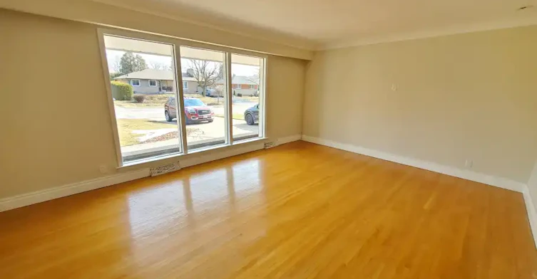 842 Law Street, Oshawa, ON, L1G 4M4 - 3