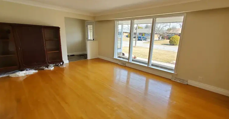 842 Law Street, Oshawa, ON, L1G 4M4 - 2
