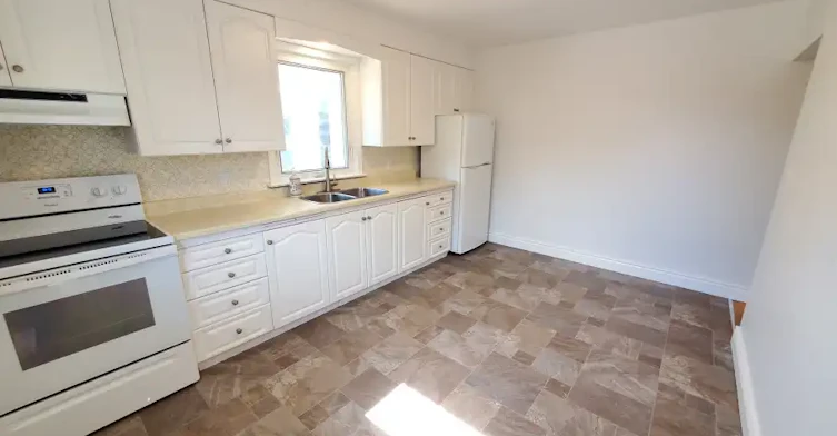 842 Law Street, Oshawa, ON, L1G 4M4 - 5