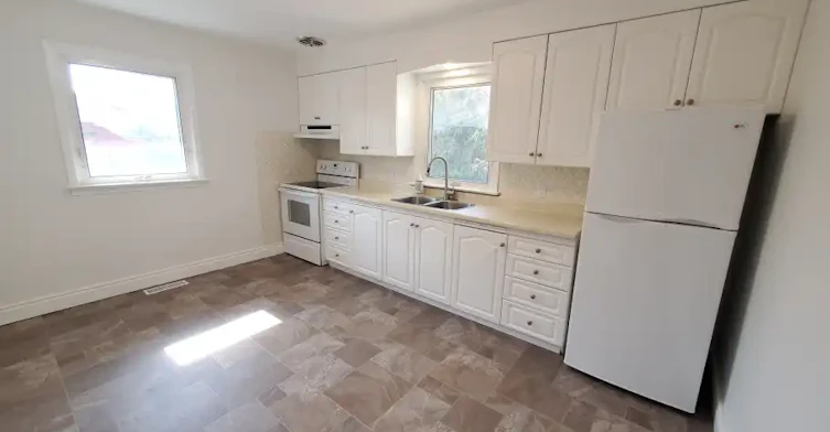 842 Law Street, Oshawa, ON, L1G 4M4 - 6