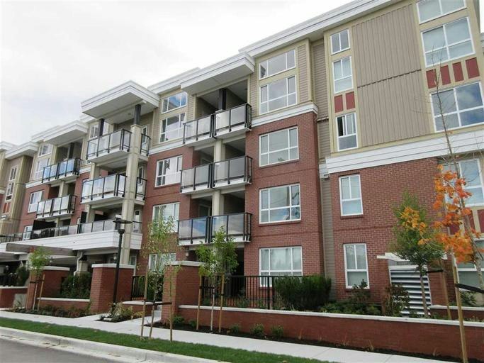 10688 140 Street, Surrey, BC, V3T 4N8 - 10
