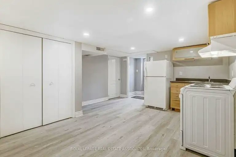 274 Ossington Avenue, Toronto, ON, M6J 3A3